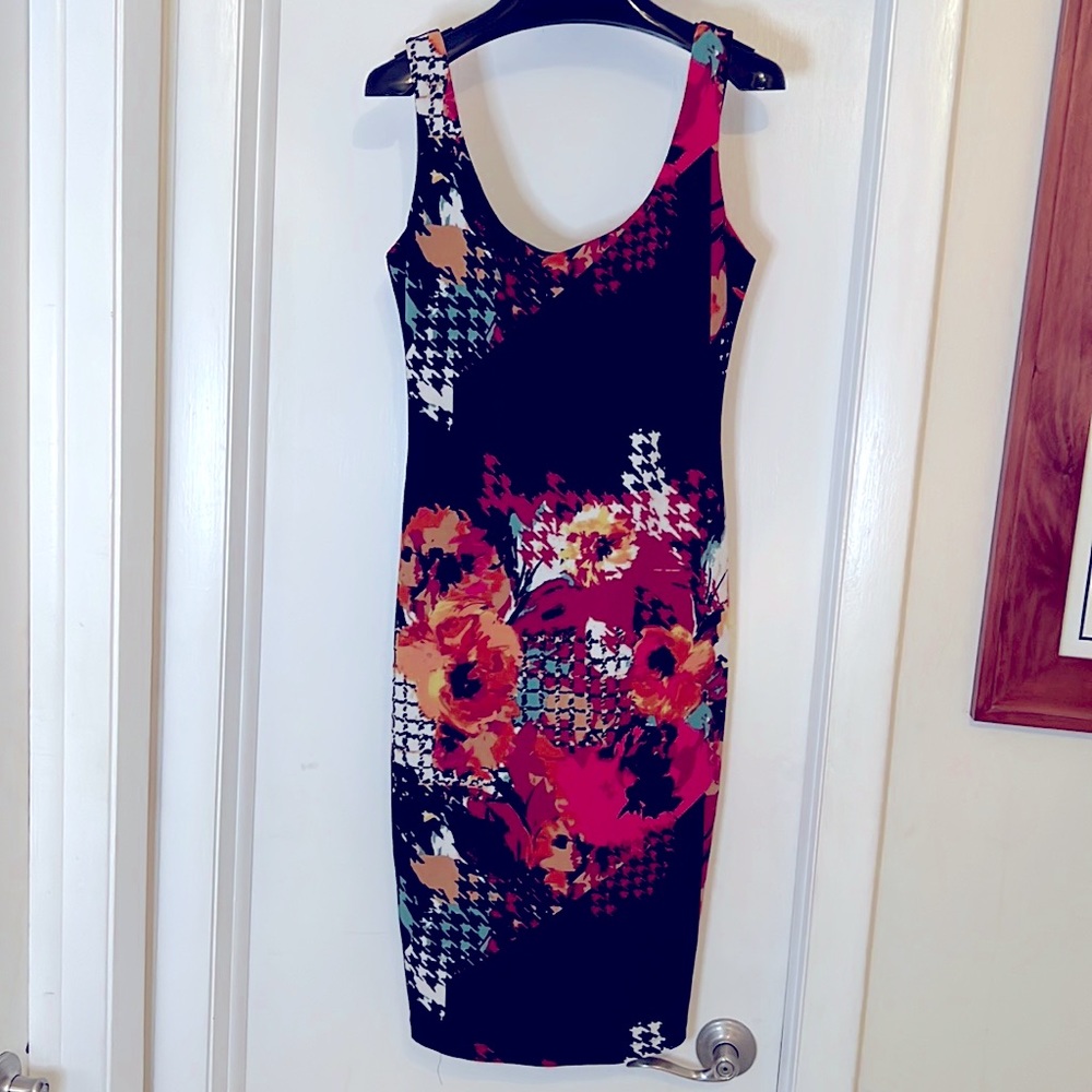 Rubber ducky form fitting dress sz M.